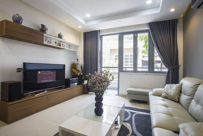 Nhà ống thiết kế Phòng khách trên tầng 2 yên tĩnh và tách biệt, không bị ảnh hưởng bởi mùi nhà bếp, xe cộ ở dưới tầng một.