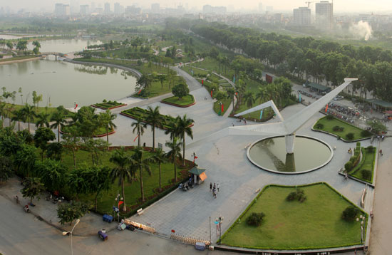 Công viên Hòa Bình, quận Bắc Từ Liêm. Ảnh: Phạm Hùng
