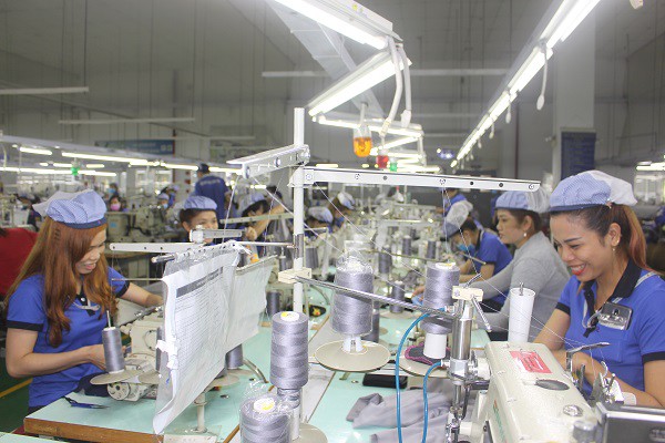 Bất chấp COVID-19, FDI vẫn chảy vào Việt Nam: Điểm đến an toàn - Ảnh 2. Bất chấp COVID-19, FDI vẫn chảy vào Việt Nam: Điểm đến an toàn - Ảnh 2.