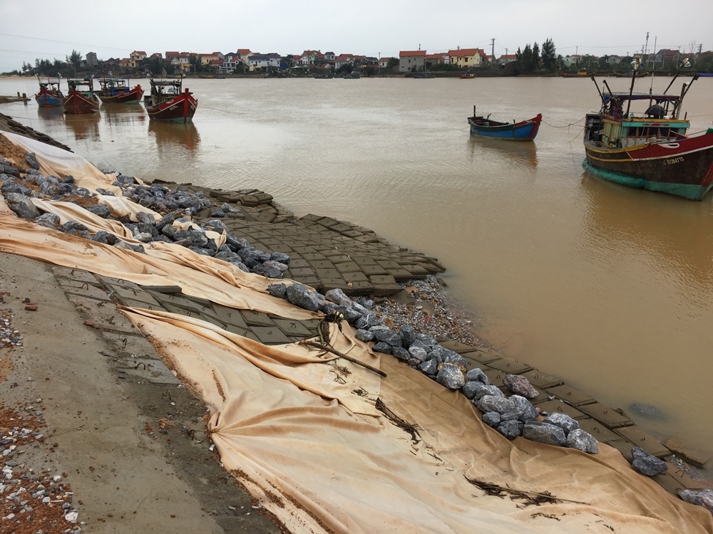 Quảng Bình: Kè biển 26 tỷ đồng hư hỏng nghiêm trọng quang binh ke bien 26 ty dong hu hong nghiem trong