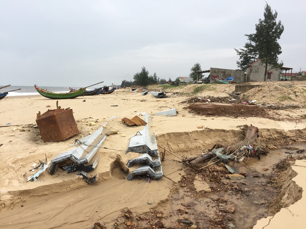 Quảng Bình: Kè biển 26 tỷ đồng hư hỏng nghiêm trọng quang binh ke bien 26 ty dong hu hong nghiem trong