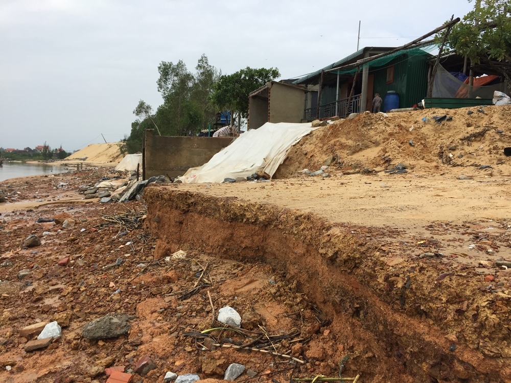 Quảng Bình: Kè biển 26 tỷ đồng hư hỏng nghiêm trọng quang binh ke bien 26 ty dong hu hong nghiem trong