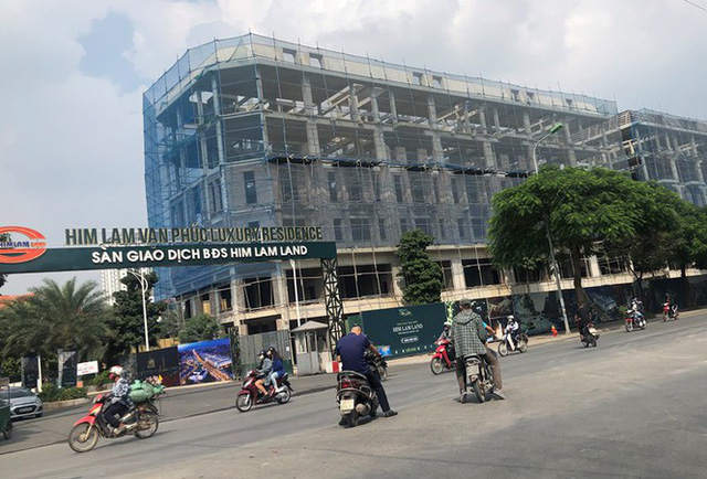 Cận cảnh cao ốc nhấn chìm con đường BT Hà Nội - Ảnh 9. Cận cảnh cao ốc nhấn chìm con đường BT Hà Nội - Ảnh 9.