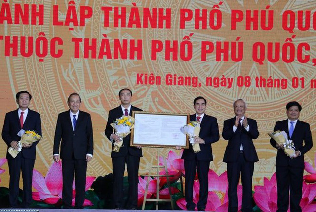 Công bố nghị quyết thành lập thành phố đảo đầu tiên của Việt Nam - Ảnh 2. Công bố nghị quyết thành lập thành phố đảo đầu tiên của Việt Nam - Ảnh 2.