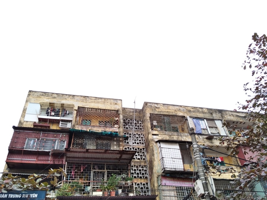 "Sốt" đất Đồng Chanh: Dân Hà Nội xếp hàng chờ chủ đất... bỏ vợ, bán nhà! sot dat dong chanh dan ha noi xep hang cho chu dat bo vo ban nha
