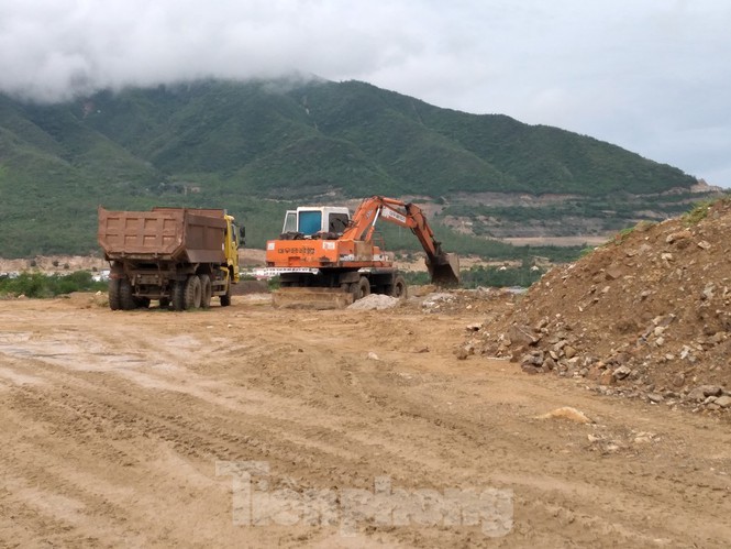 Xây chui cả khu đô thị sinh thái tại Nha Trang - Ảnh 2. Xây chui cả khu đô thị sinh thái tại Nha Trang - Ảnh 2.