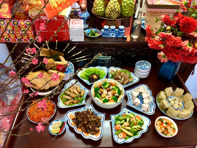 Bày biện lễ cúng trên bàn thờ ngày Tết chu đáo Bày biện lễ cúng trên bàn thờ ngày Tết chu đáo
