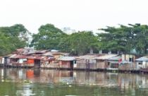 Bất lực nhìn kênh, rạch mất dần