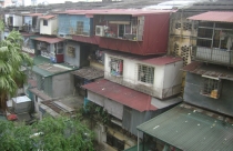 Khó như 'tìm áo mới' cho chung cư cũ